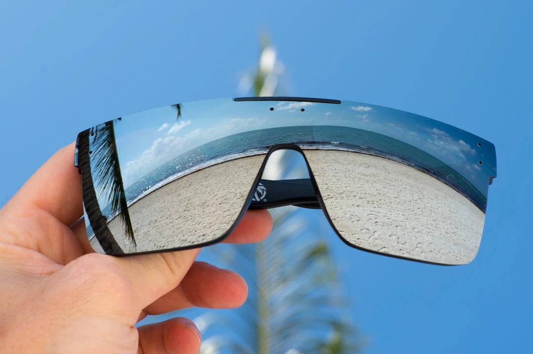 Quatro Sunglasses: SILVER Quatro Sunglasses: SILVER -Heat Wave Visual silver beach